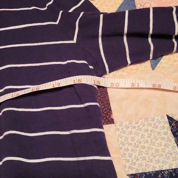 EUC Blue/White Striped Top. Button V-neck. 3/4 sleeves. Size XL - Picture 7 of 8